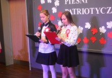 [fot. nadesłane] I Powiatowy Konkurs Pieśni Patriotycznej w Baninie - powiększ