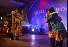 [fot. B.Bujnowska-Kowalska] Bogaty Jarmark Bożonarodzeniowy w Żukowie!  - powiększ