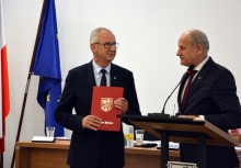 Starosta Kartuski i Burmistrz Gminy Żukowo przy mównicy - powiększ