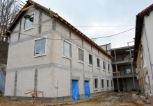 Rozbudowywana część Urzędu Gminy w  Żukowie - powiększ