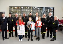 Laureaci konkursu, goście, organizatorzy - powiększ
