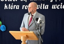 Burmistrz Wojciech Kankowski przemawia - powiększ