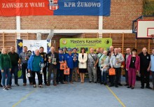 Zdjęcie grupowe uczestników i burmistrz - powiększ