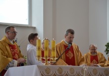 [fot. kartuzy.naszemiasto.pl] 25-lat kapłaństwa proboszcza z Chwaszczyna ks. Piotra Gruby  - powiększ