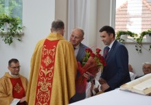 [fot. kartuzy.naszemiasto.pl] 25-lat kapłaństwa proboszcza z Chwaszczyna ks. Piotra Gruby  - powiększ