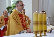[fot. kartuzy.naszemiasto.pl] 25-lat kapłaństwa proboszcza z Chwaszczyna ks. Piotra Gruby  - powiększ