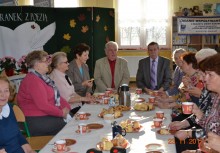 [fot. nadesłane] „Poranek z poezją” w Szkole Podstawowej nr 1 w Żukowie - powiększ