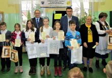 [fot. nadesłane] Konkurs wiedzy o baśniach kaszubskich w Pępowie  - powiększ