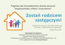 logo Kampanii Zostań Rodziną Zastępczą - grafika domek w środku rodzina - rodzice  + dwoje dzieci.
z hasłem promocyjnym Zostań rodzicem Zastępczym. z kontaktem do Powiatowego Centrum Pomocy Rodzinie - powiększ