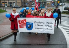 Marsz Szlachetnej Paczki w Kartuzach 2015 r.  - powiększ