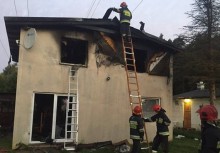 [fot. KW PSP Gdańsk] Pomoc rodzinie poszkodowanej w pożarze. - powiększ