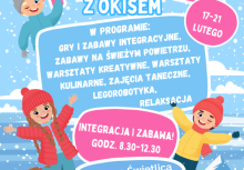 Plakat pt. 'Ferie z OKiSem' Poniżej program ferii. Po lewej stronie programu grafika dwójki dzieci, po prawej grafika jednego dziecka - powiększ