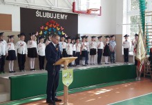 [fot. nadesłane] Borkowo – ślubowanie klasy pierwszej - powiększ