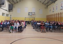 Spotkanie sołeckie w sali gimnastrycznej - powiększ