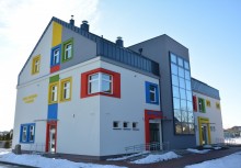 Budynek szkoły w Tuchomiu - powiększ