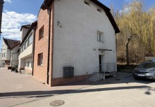 Zdjęcie budynku Urzędu Gminy w Żukowie.