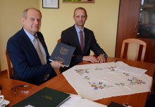 [fot. B.Bujnowska-Kowalska] Kanalizacja na ul. Gdańskiej w Żukowie - powiększ