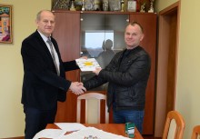 Umowa na rozbudowę OSP w Chwaszczynie podpisana - powiększ