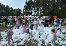 Radość, śmiech i... mnóstwo piany! Tak wyglądała zabawa podczas Dnia Dziecka w Gminie Żukowo - powiększ