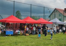 Stoiska na festynie. - powiększ
