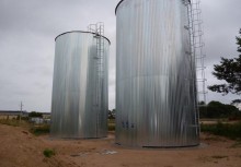 [fot. Mirosław Kreft] Zbiorniki retencyjne wody pitnej w Chwaszczynie
 - powiększ