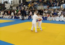 Dwie osoby na macie - powiększ