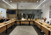 Na zdjęciu uczestnicy Sesji Młodzieżowej Rady Gminy.  - powiększ