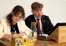 Na zdjęciu dziewczyna i chłopak.  - powiększ