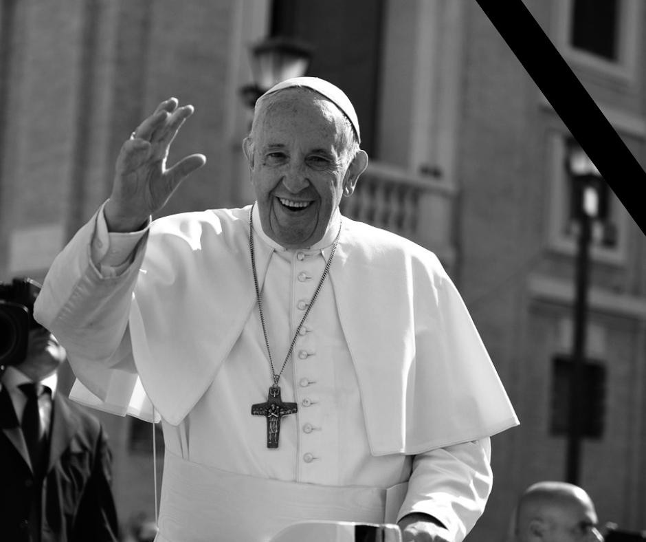 Z głębokim smutkiem przyjęliśmy wiadomość o śmierci Papieża Franciszka.